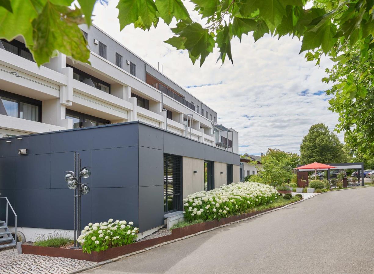Hotel Schoenbuch Pliezhausen エクステリア 写真
