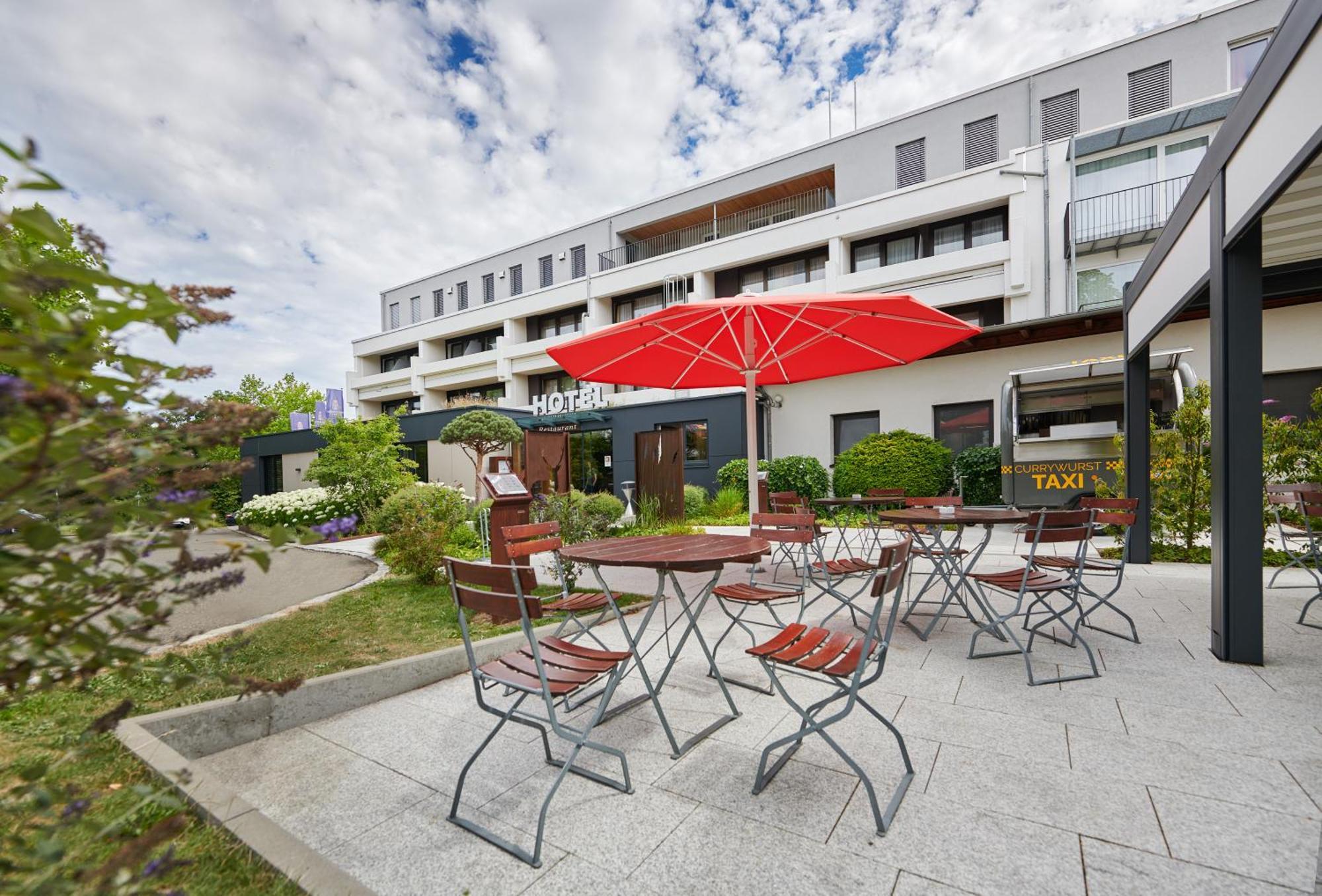 Hotel Schoenbuch Pliezhausen エクステリア 写真