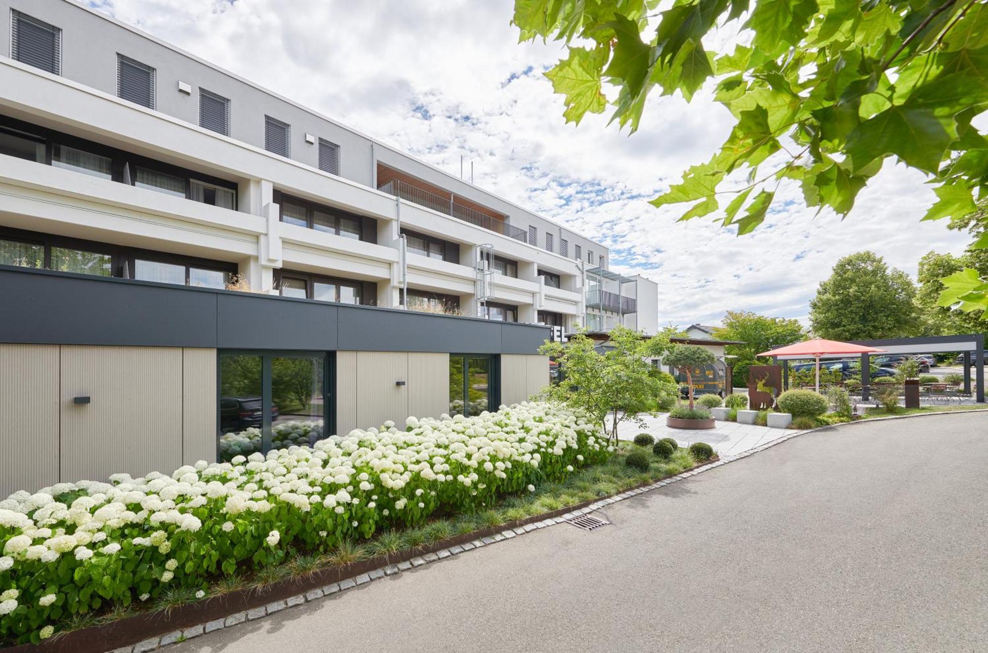 Hotel Schoenbuch Pliezhausen エクステリア 写真